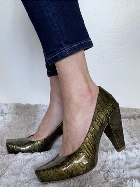 Vince Camuto Olive Croc-Embossed Leather Heels